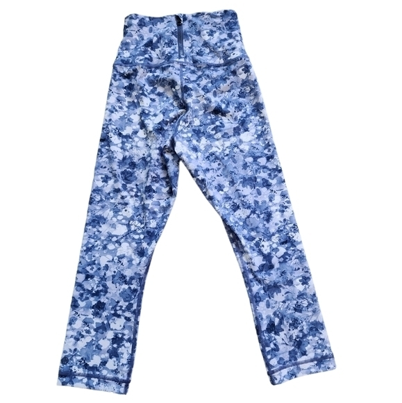 Lululemon Run With the Waves Dappled Blossom Multi Crop Leggings Women's Size 6 - Picture 2 of 9